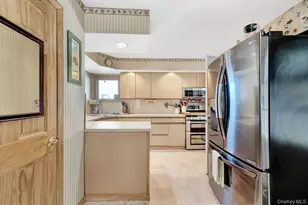 33 Mohawk Dr, North Babylon, NY 11703 - Photo 10