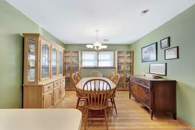 33 Mohawk Drive, North Babylon, NY 11703 - Photo 8