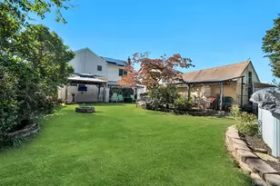 33 Mohawk Dr, North Babylon, NY 11703 - Photo 40