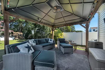 33 Mohawk Drive, North Babylon, NY 11703 - Photo 42