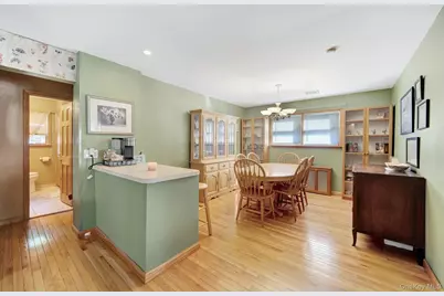 33 Mohawk Drive, North Babylon, NY 11703 - Photo 6