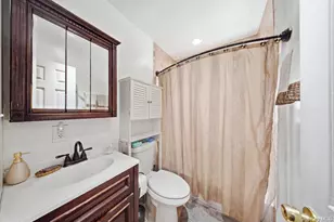 34 Horton Rd, Valley Stream, NY 11581 - Photo 18