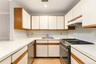 702 Sara Cir, Port Jefferson Station, NY 11776 - Photo 12