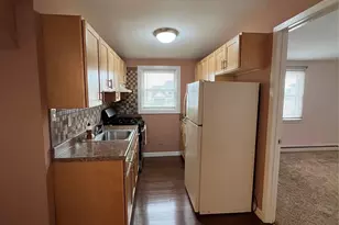 32 Halycon Rd, Lindenhurst, NY 11757 - Photo 4