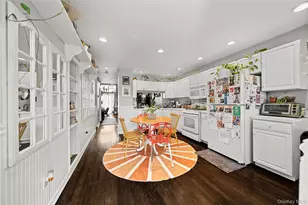 5 Spruce Ln, Central Islip, NY 11722 - Photo 4