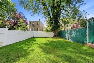 12 Edgewood Avenue, Yonkers, NY 10704 - Photo 24