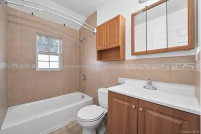 24527 148th Avenue, Rosedale, NY 11422 - Photo 10