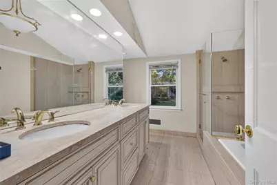 1574 Laurel Hollow Road, Syosset, NY 11791 - Photo 22