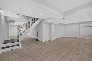 1574 Laurel Hollow Rd, Syosset, NY 11791 - Photo 28