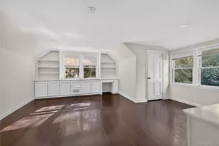 1574 Laurel Hollow Rd, Syosset, NY 11791 - Photo 20