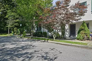 5 1st Pl, Garden City, NY 11530 - Photo 2