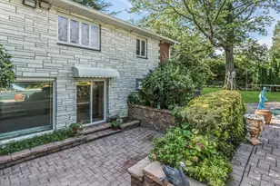 260 Oak Ridge Ln, Albertson, NY 11507 - Photo 40