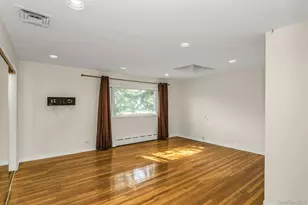 260 Oak Ridge Ln, Albertson, NY 11507 - Photo 18