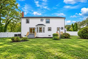 25 Avenue B, Holbrook, NY 11741 - Photo 4