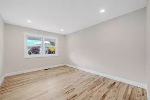 25 Avenue B, Holbrook, NY 11741 - Photo 32
