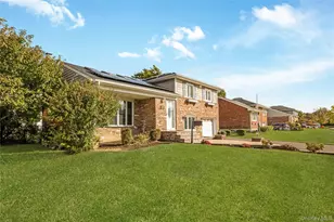 19 Grant St, Farmingdale, NY 11735 - Photo 2