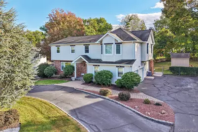 7 Edgebrook Court, New City, NY 10956 - Photo 2