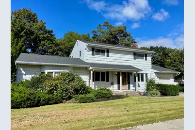 21 Shelton Court, Commack, NY 11725 - Photo 2