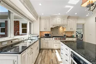 1335 Club Dr, Hewlett, NY 11557 - Photo 12