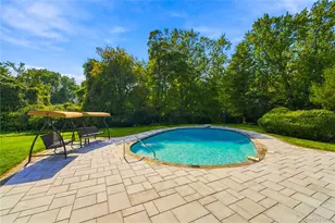1335 Club Dr, Hewlett, NY 11557 - Photo 46