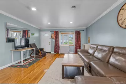 84 5th Street, New Hyde Park, NY 11040 - Photo 4