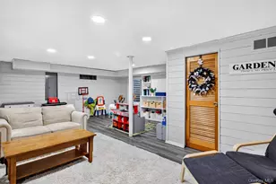 40 Cambridge Ave, Garden City, NY 11530 - Photo 14