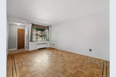 1058 E 211th Street, Bronx, NY 10469 - Photo 14