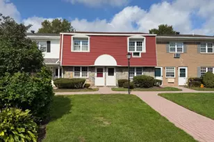 22 Springwood Dr, North Babylon, NY 11703 - Photo 2
