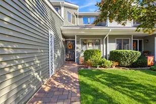 46 Jeremy Cir, Nesconset, NY 11767 - Photo 2