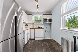 70-45B 260th St, Glen Oaks, NY 11004 - Photo 4