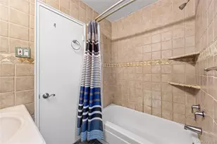 70-45B 260th St, Glen Oaks, NY 11004 - Photo 20