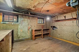 70-06 67th St, Glendale, NY 11385 - Photo 36