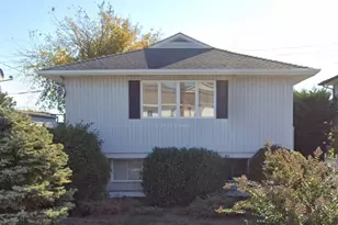 51 Nassau Ln, Island Park, NY 11558 - Photo 2