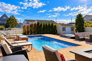 12 New Point Pl, Amityville, NY 11701 - Photo 2