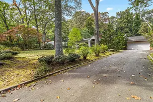 27 Willoughby Path, East Northport, NY 11731 - Photo 4