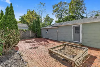 8 Rockne Street, Huntington, NY 11743 - Photo 16