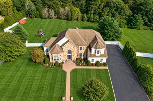 1 Westover Ct, Shoreham, NY 11786 - Photo 4