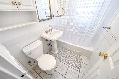 87-27 Marengo Street #2C, Hollis, NY 11423 - Photo 12