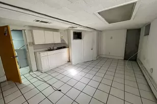 27-37 Curtis St, East Elmhurst, NY 11369 - Photo 4