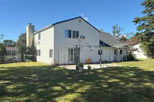 23 Ash Dr, Medford, NY 11763 - Photo 12