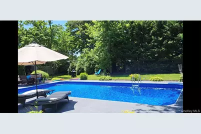 1588 Roosevelt Avenue, Bohemia, NY 11716 - Photo 2