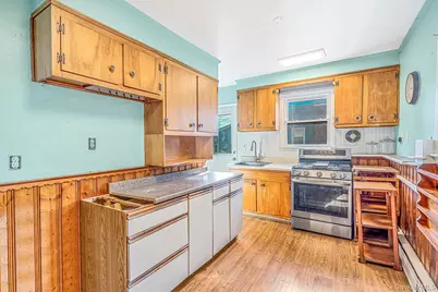 263 Waco Street, Lindenhurst, NY 11757 - Photo 14