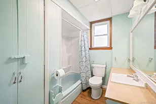 263 Waco St, Lindenhurst, NY 11757 - Photo 20