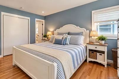 140 Beach 127th Street, Rockaway Park, NY 11694 - Photo 8
