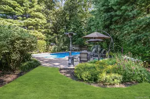 33 McCulloch Dr, Dix Hills, NY 11746 - Photo 50