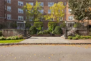 5 Midland Gardens, Bronxville, NY 10708 - Photo 2