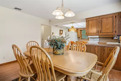 77 E Woodside Avenue, Patchogue, NY 11772 - Photo 10