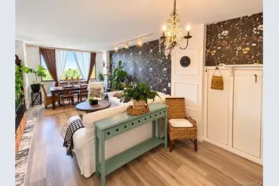 26910 Grand Central Parkway #9U, Floral Park, NY 11005 - Photo 4