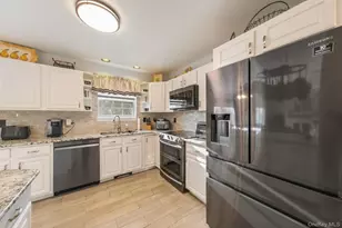 55 Beach Rd, Poughquag, NY 12570 - Photo 14