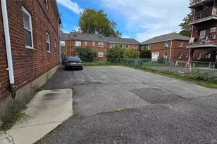 191-08 Station, Bayside, NY 11358 - Photo 2